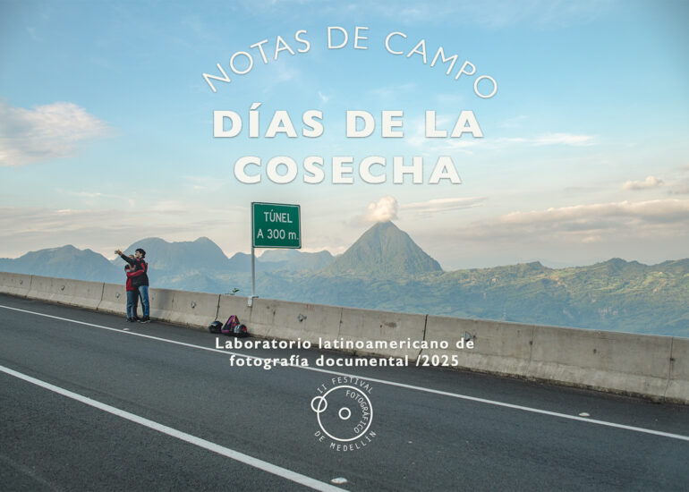 Portada de la exposición Días de la Cosecha de Delio Aparicio. Fotografía del Cerro de Tusa en Antioquia, presentada en el II Festival de Fotografía de Medellín.